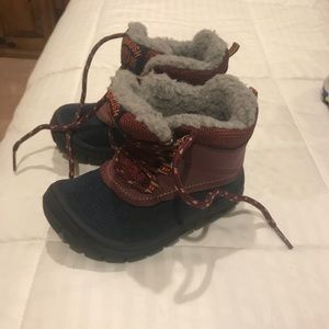 OshGosh beautiful blue and maroon boots !